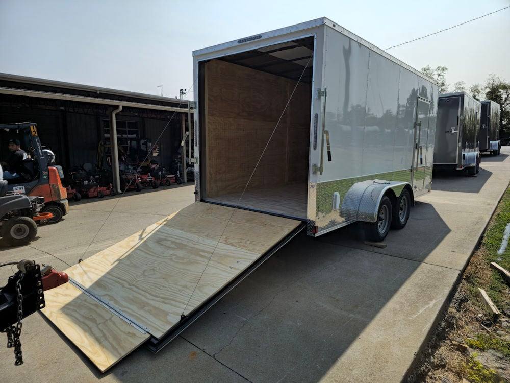 7' X 16' White Vnose Enclosed Trailer (2) 3,500lb Axles 7ft With Splash Guards - Image 6