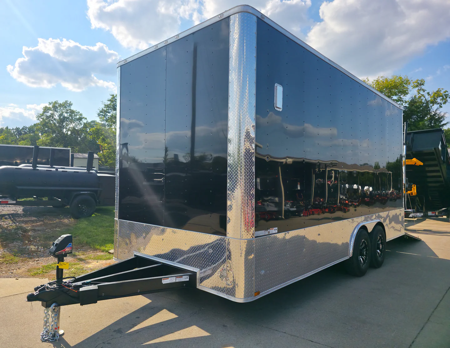8.5x20 Enclosed Flat Nose with 9' Interior Height (2) 7,000LB Axles - Image 2
