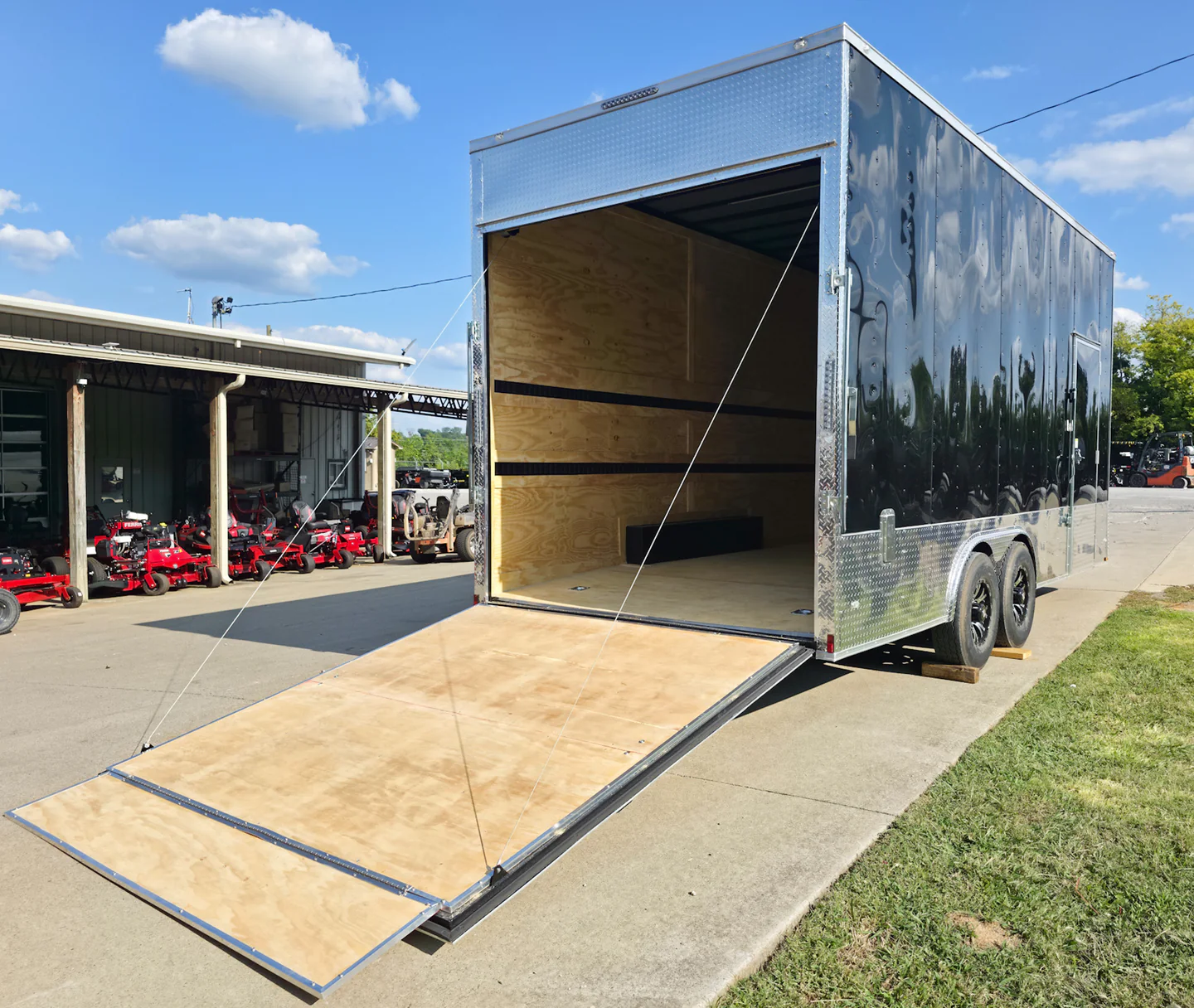 8.5x20 Enclosed Flat Nose with 9' Interior Height (2) 7,000LB Axles - Image 4